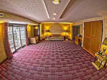Bertram Inn And Conference Center Aurora Dış mekan fotoğraf